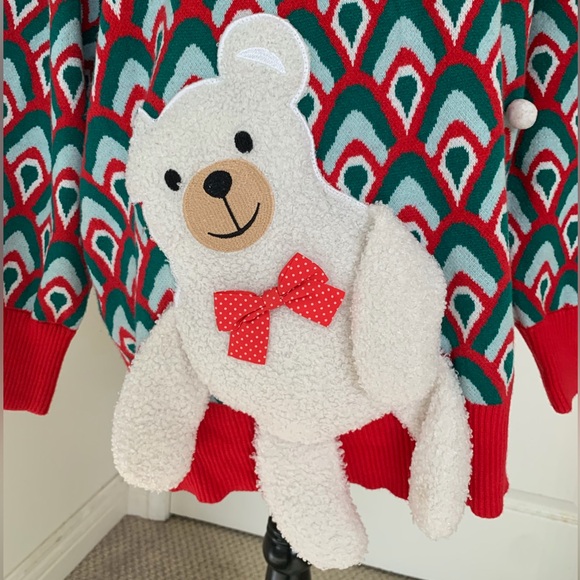 Boutique Festive Vintage Sweater with Bear Design - Picture 2 of 3